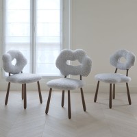 <a href="https://www.galeriegosserez.com/artistes/donnersberg-emma.html">Emma Donnersberg</a> - Cloud Chair Nimbus - Noyer